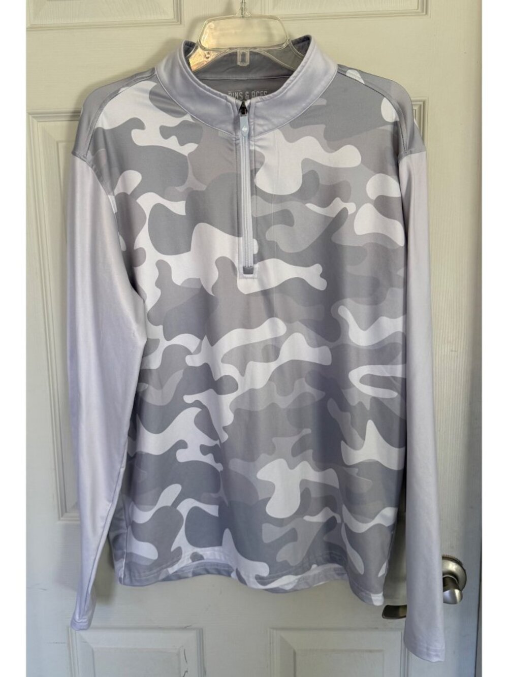 Pins & Aces Performance Polo White Grey Camo Quarter Zip Pullover Jacket Golf M